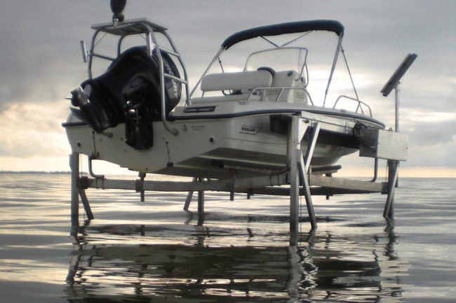 Great Lakes Hydraulic Boat Lifts